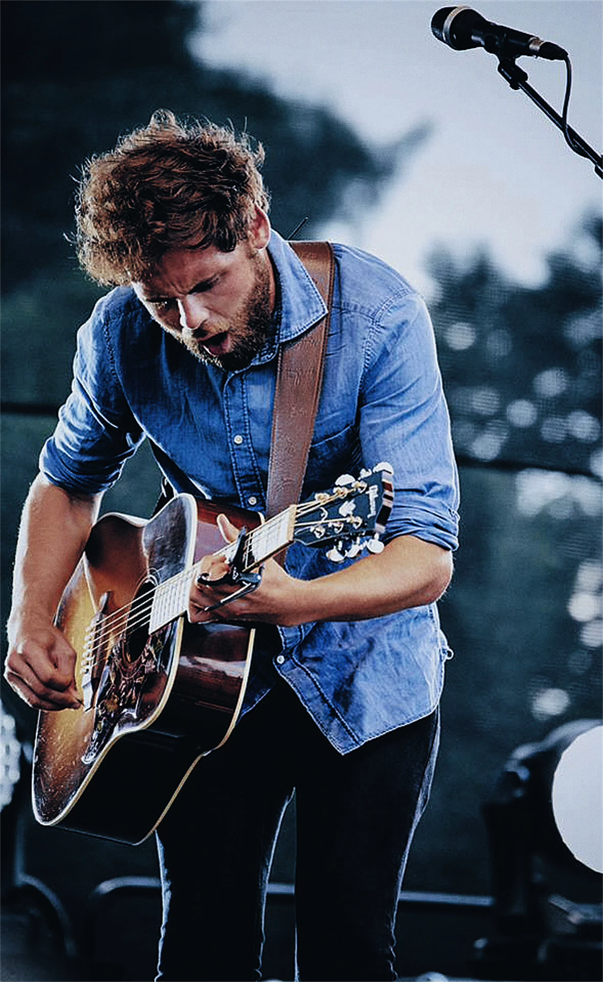 Passenger performing live in 2015
