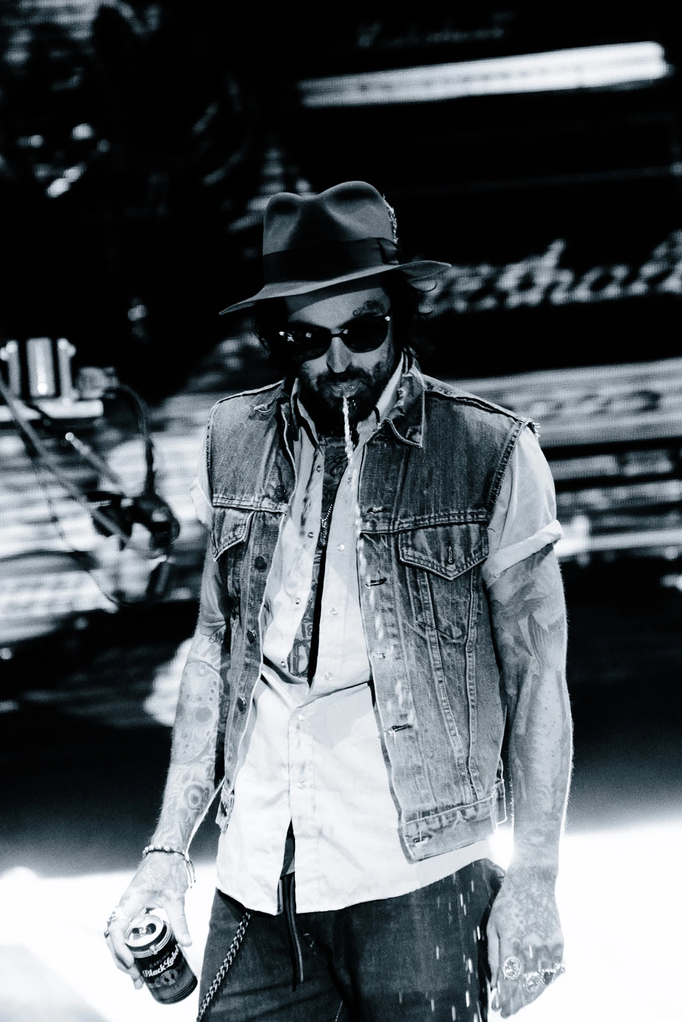Yelawolf performing live in 2016